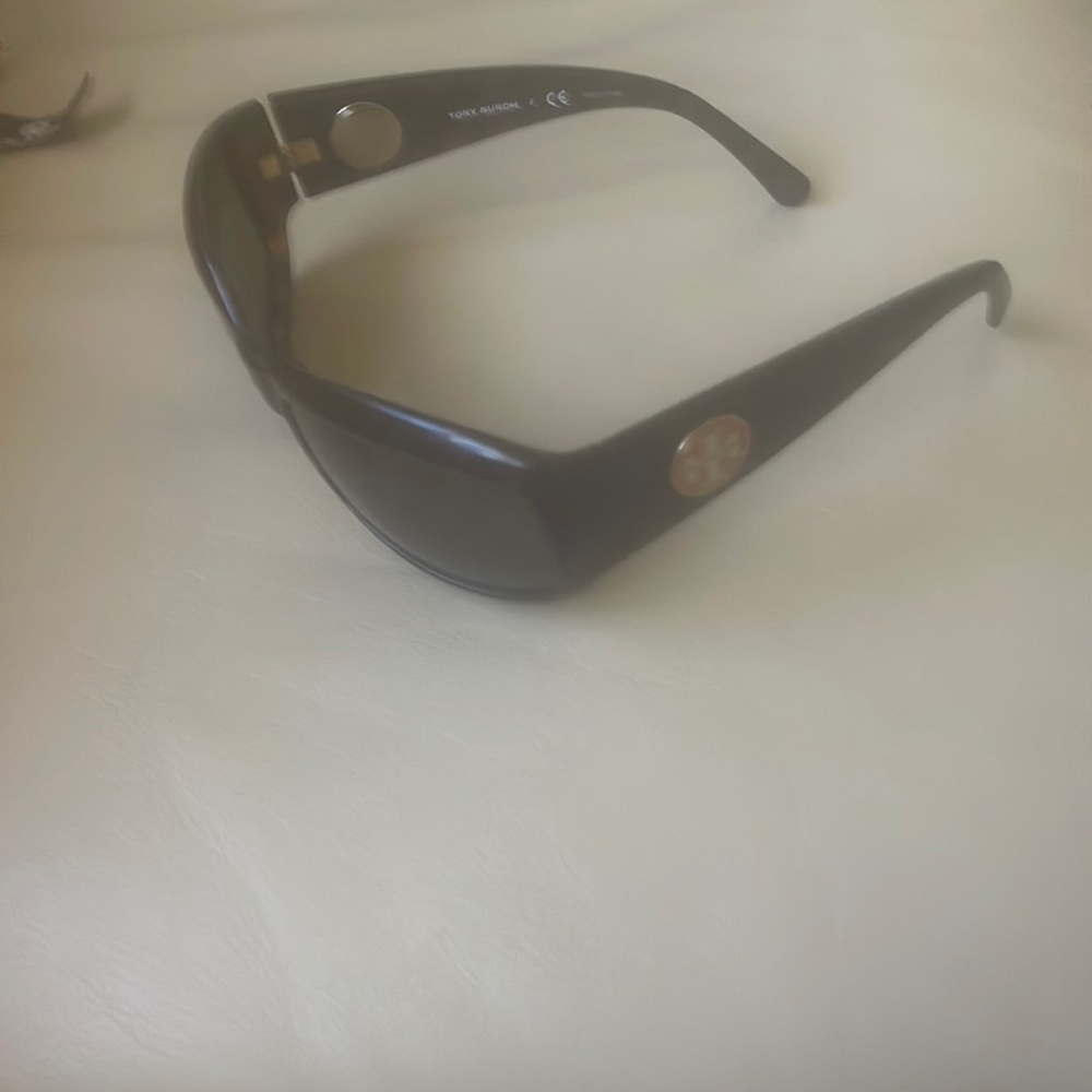 Women’s tori Burch sunglasses